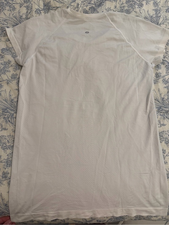 lululemon athletica Tops - Lululemon white swiftly tee